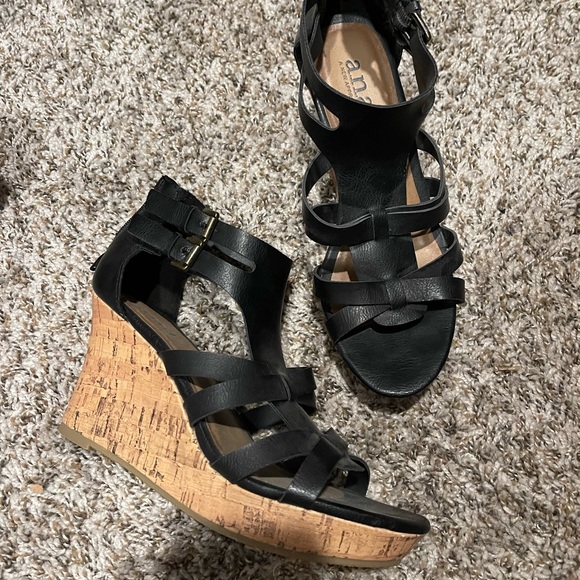 Ana New Approach Black wedges size 8 1/2 - Picture 1 of 2